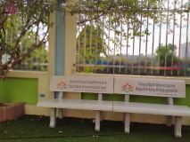 Qúy PH tặng ghế đá cho nhà trường