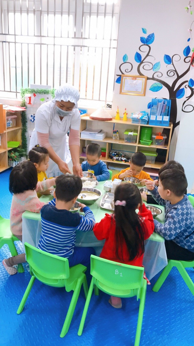 4 Bữa ăn vui vẻ MN Vạn Bảo