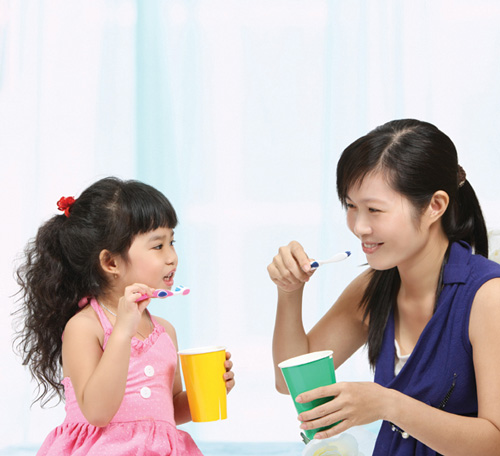 Hướng dẫn bé đánh răng đúng cách