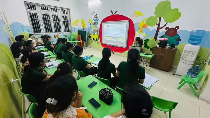 TẬP HUẤN PHÒNG CHỐNG TAI NẠN, THƯƠNG TÍCH TRẺ EM VÀ SƠ CẤP CỨU TẠI TRƯỜNG MẦM NON VẠN BẢO